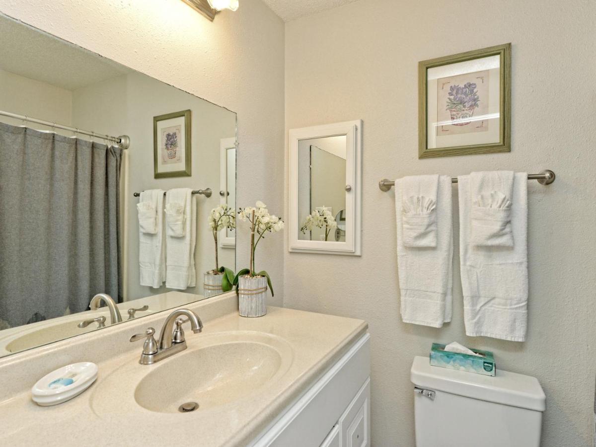 Lake Travis Bungalow Casita Golden Rod #2 Lakeway Εξωτερικό φωτογραφία